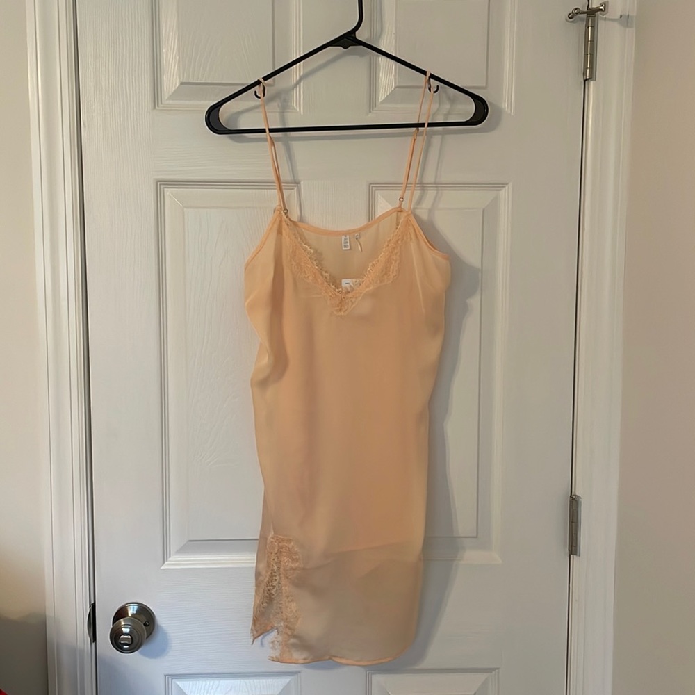 Peach Camisole with lace detail